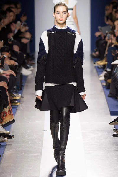 Look 32